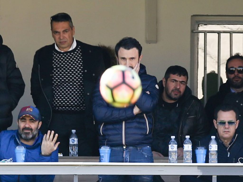 «Προϊόν… γκίνιας»