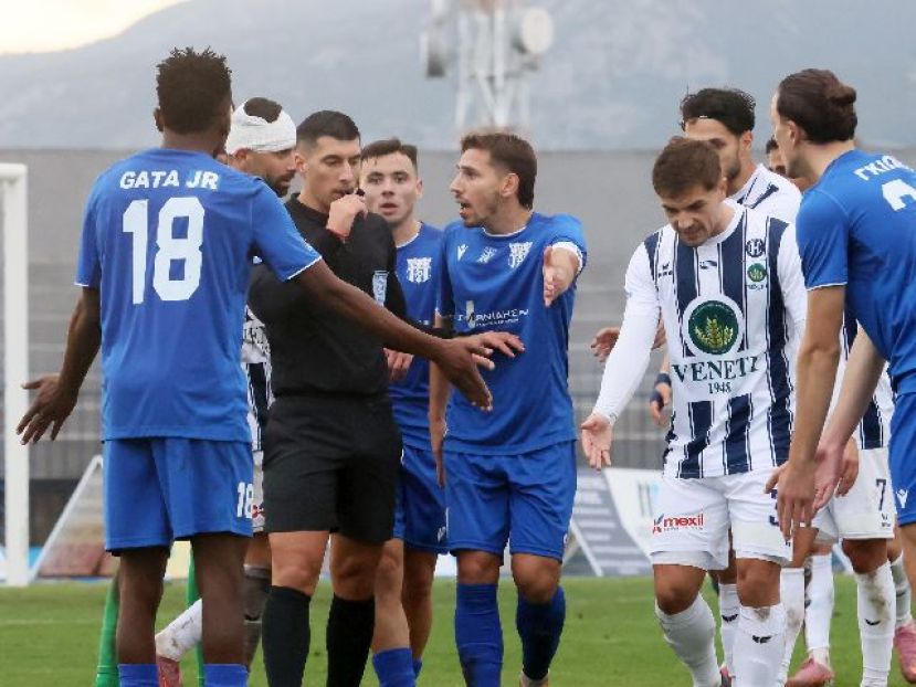 «Μάρτυρες πρωτοφανών αποφάσεων»