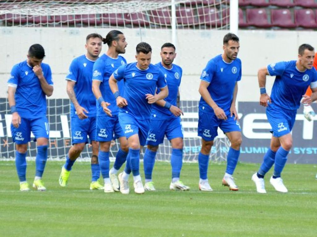 «Ψευτονταήδες στο AEL FC Arena»