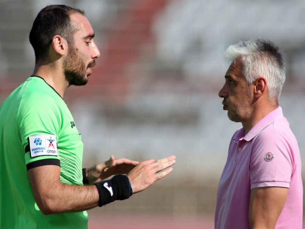 «Με αυτοπεποίθηση και ηθικό»