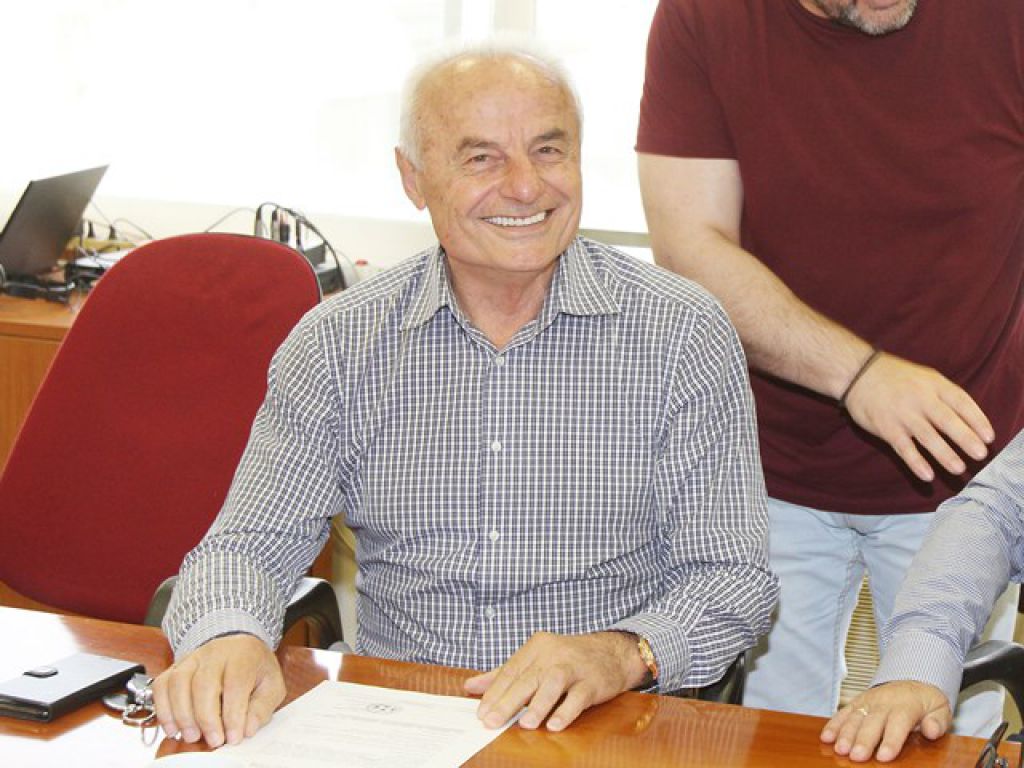 «Πρώτη» με νέα πρόσωπα