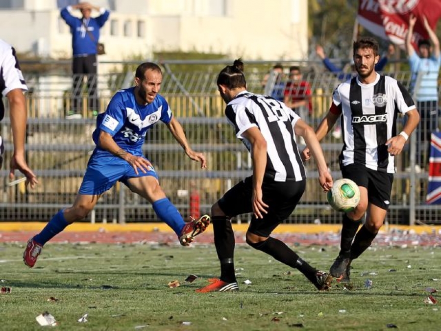 Αποστασιοποιείται ο Μπέκας