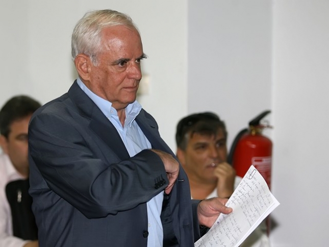 Μένει ο Σαλευρής…