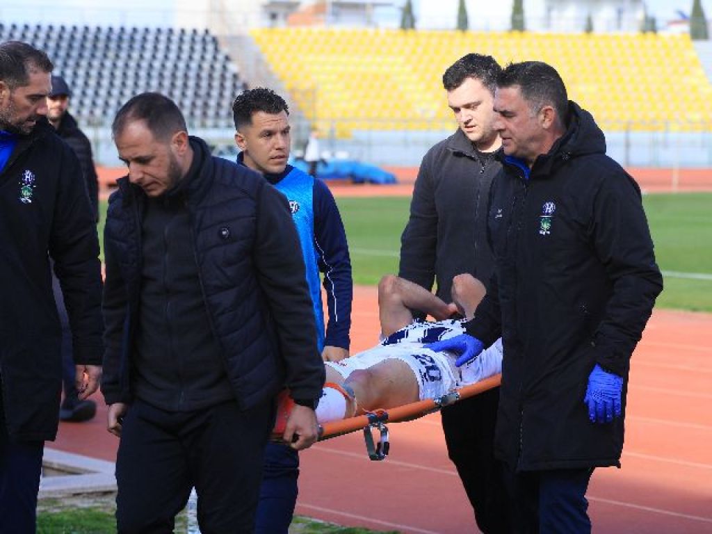 Ρήξη χιαστού ο Παναγιωτίδης