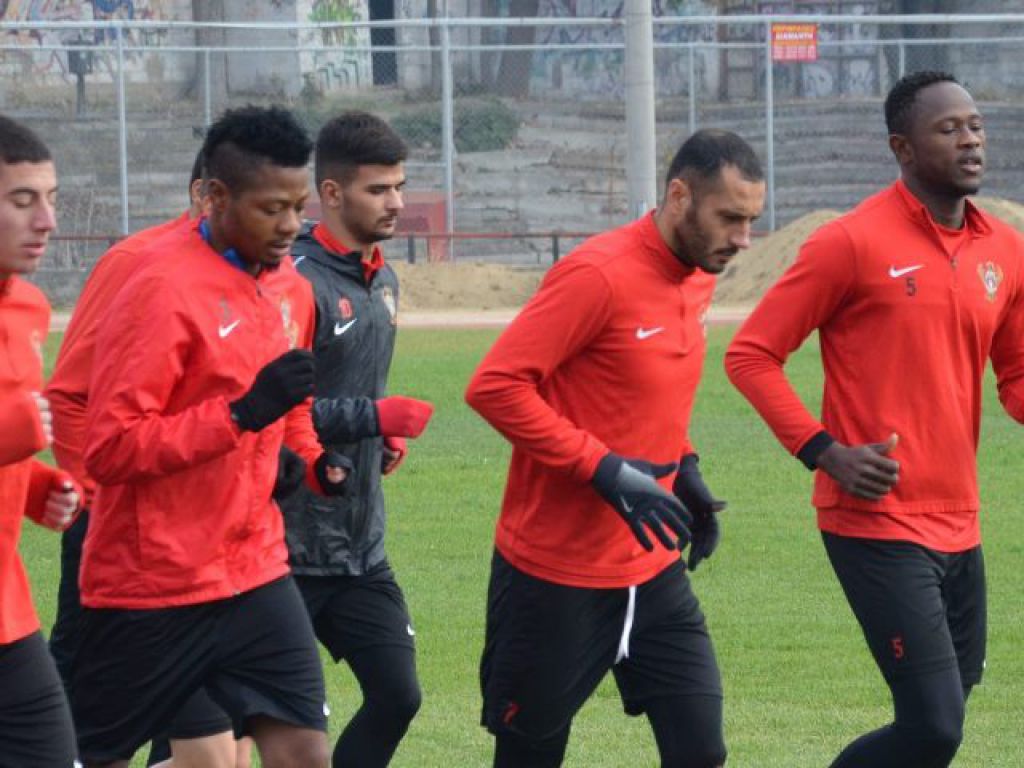 Τρεις εκτός στον Απόλλωνα