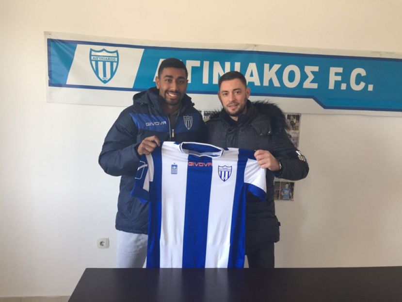 Ο Γρανάδος στα «κυανόλευκα» (pic)