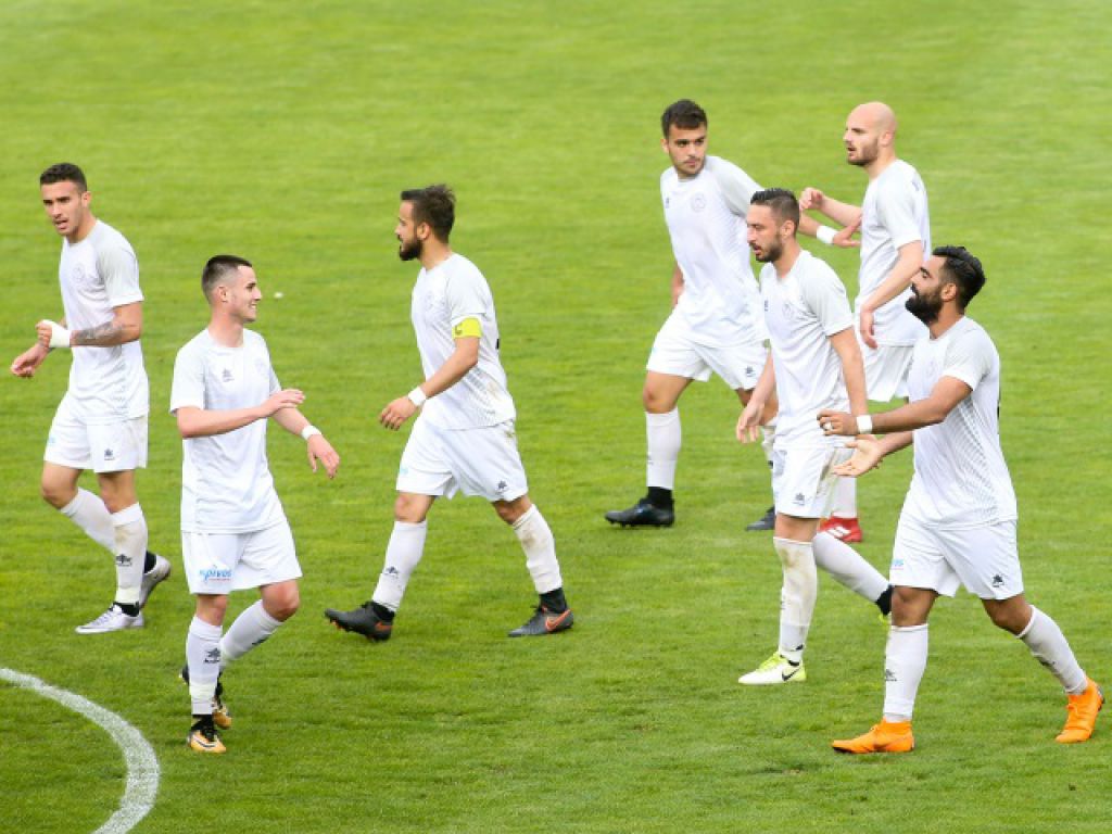 Περιμένει ο Ερασιτέχνης