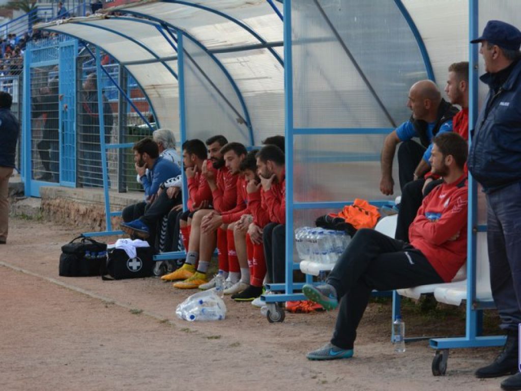 Σε αναμονή άπαντες