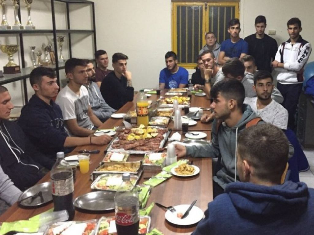 Μπάρμπεκιου και ευχές (photos)