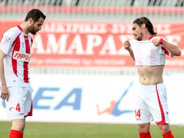 Δύσκολα Μελίσσης, Καρίλ