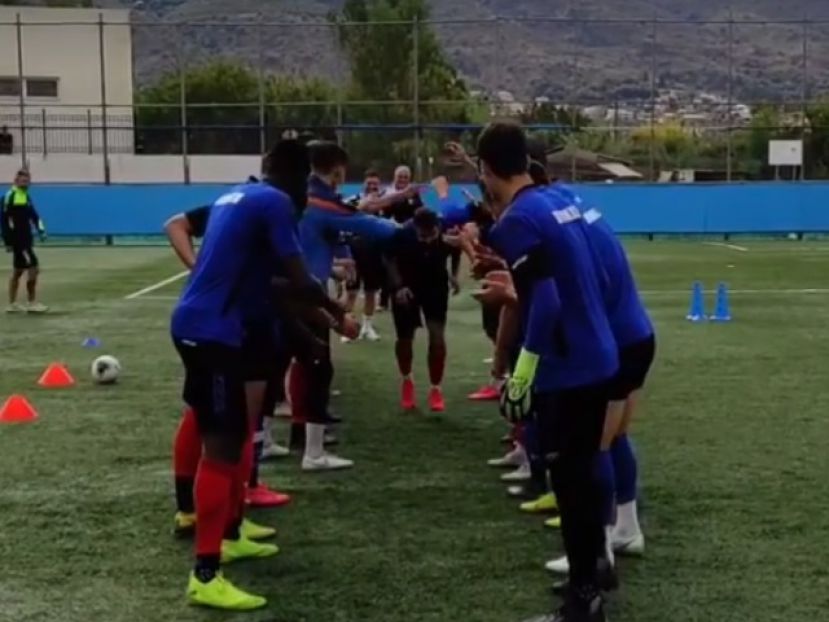 Το καλωσόρισμα στον Ρέντζα (video)