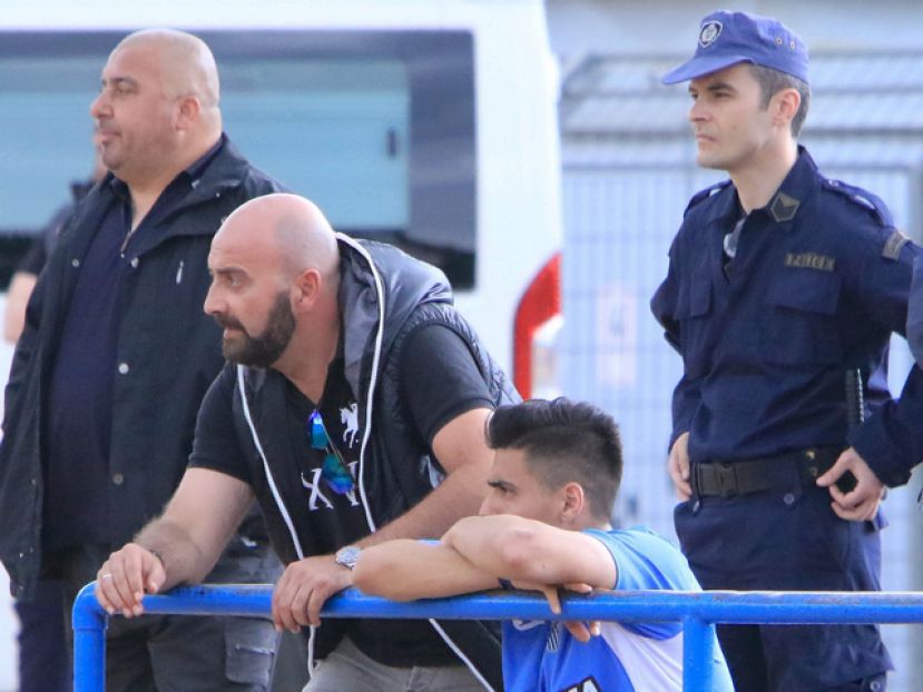 Μόνος απών ο Καραλής