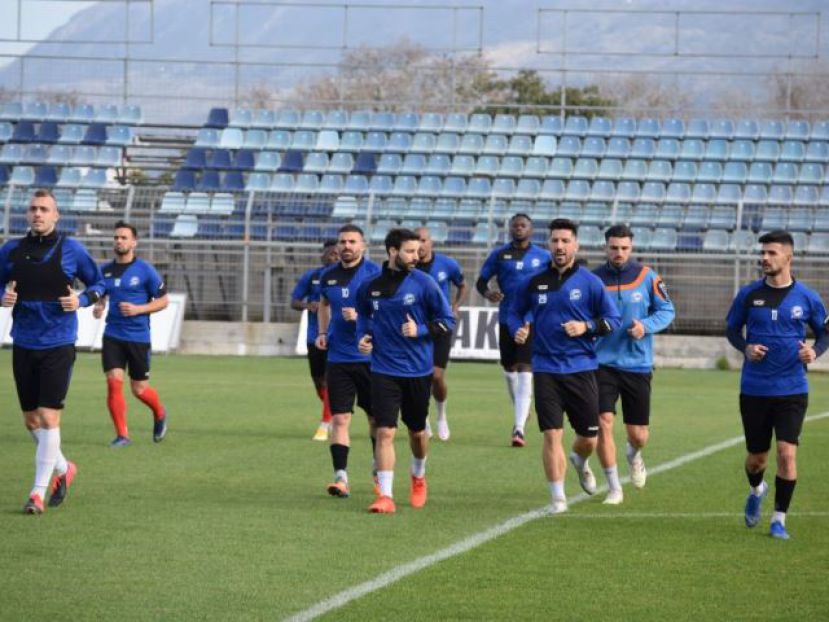 Γεμάτο απουσιολόγιο