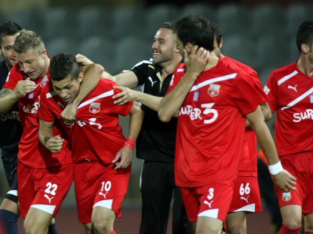 Βανγκελί: «Κοιτάμε παρακάτω»