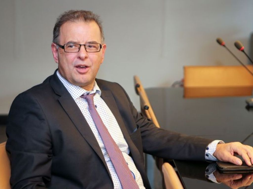 «Μην τους δώσετε άδεια»