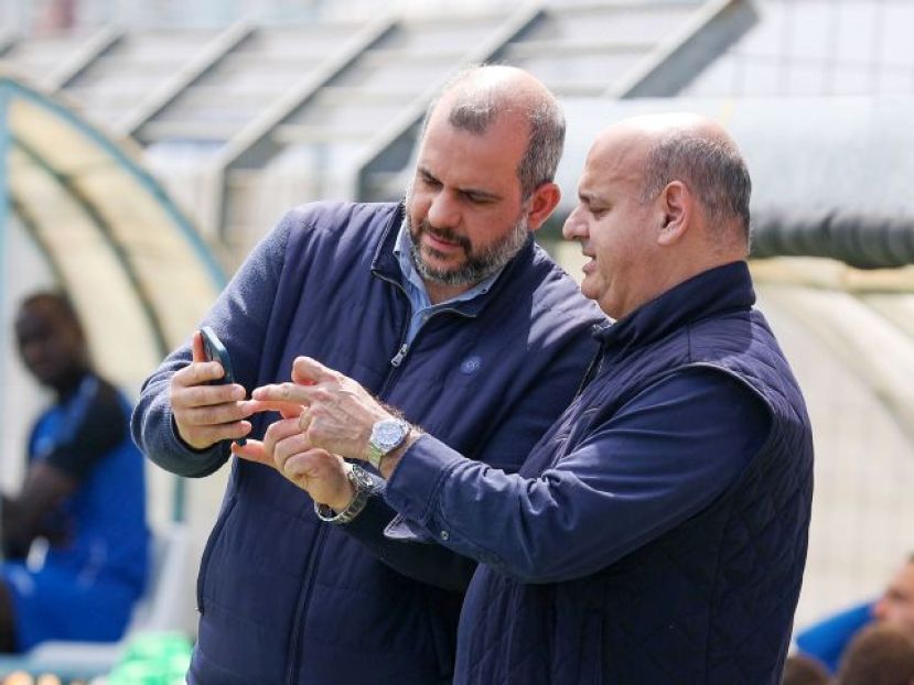 «Πρόεδρος παρατυπίας και μειοψηφίας»