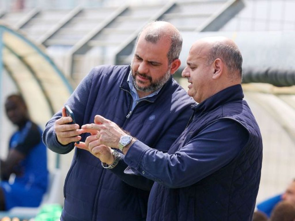 «Πρόεδρος παρατυπίας και μειοψηφίας»
