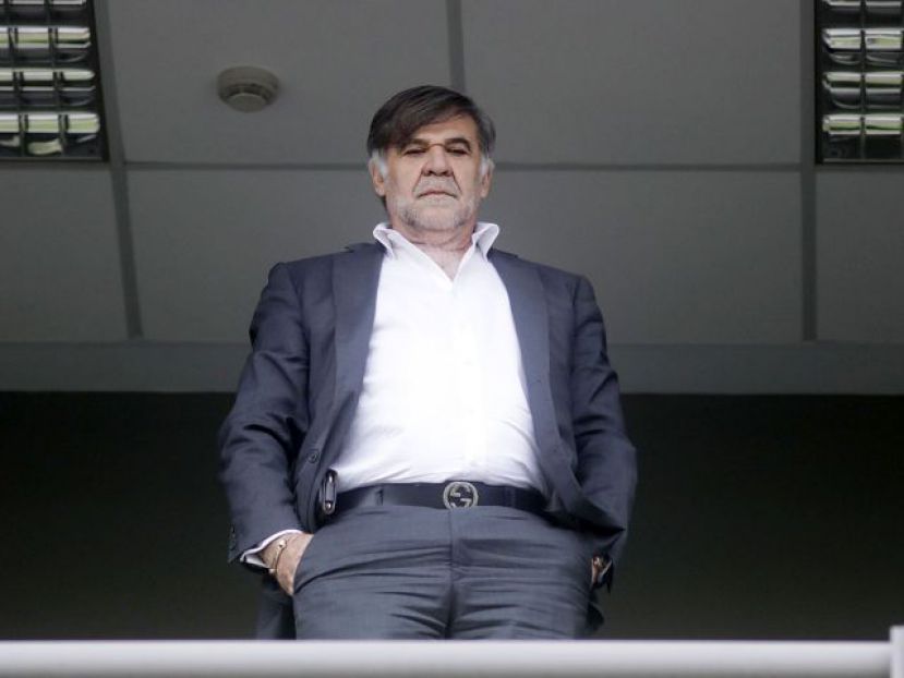 Άδεια σε Παπαδόπουλο
