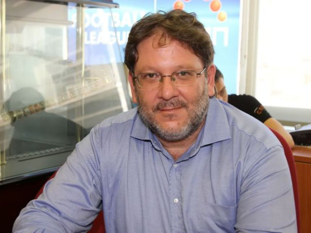 «Δίκη ή αποχώρηση»