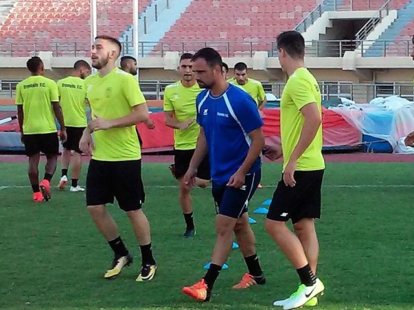 Στα «χακί» ο Βογιατζής