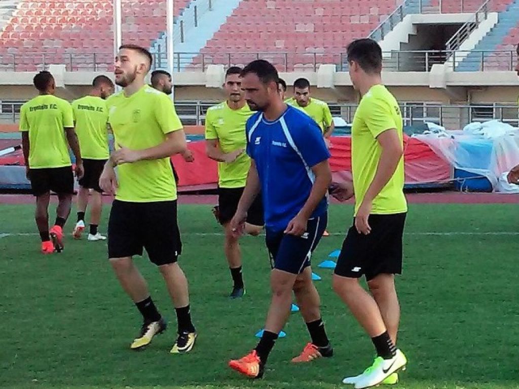 Στα «χακί» ο Βογιατζής