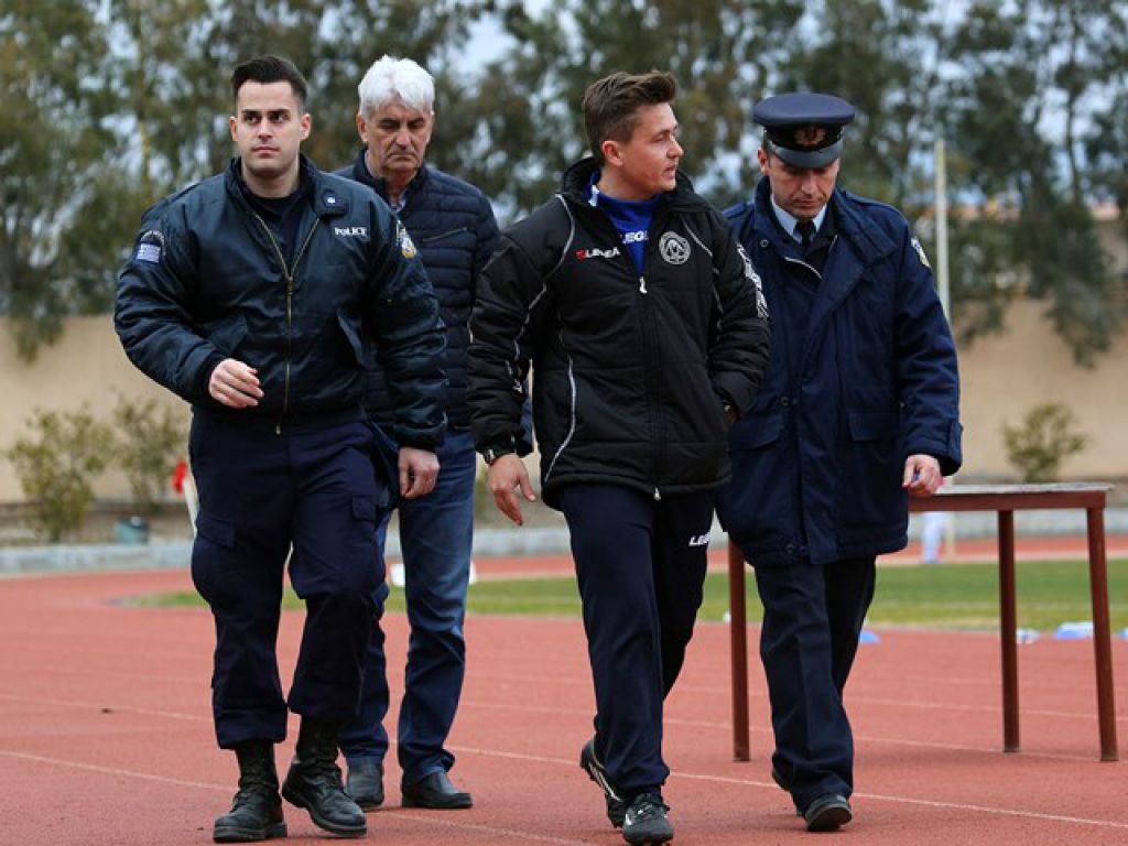 «Θα έρθει και εκτός έδρας»