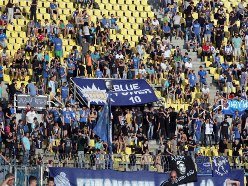 Πρόταση γάμου στο Ηρακλής – ΑΕΛ (video)