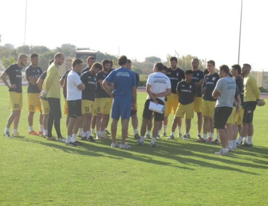 Έβγαλε 18άδα για Ψαχνά