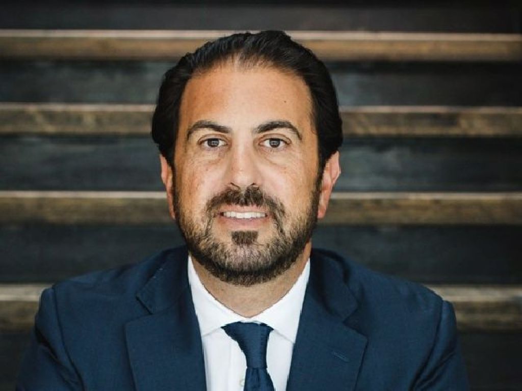 Στα χέρια του Ντούνεφ η ΠΑΕ