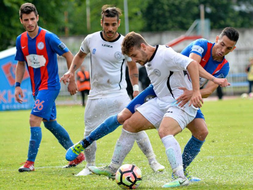 Κόντρα και στην παράδοση 52 ετών