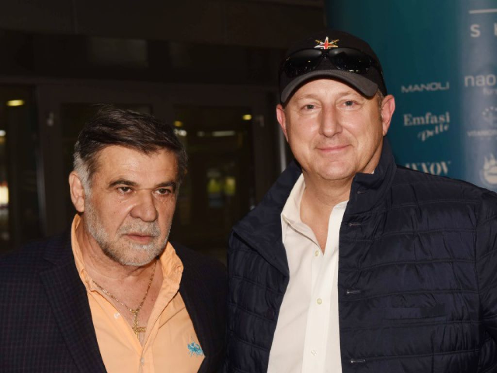 Ακαδημίες και γήπεδο