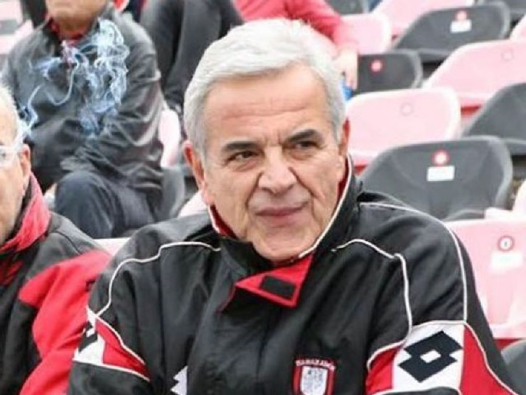 Μάζεμα στα οικονομικά
