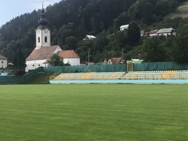 Παίζει με Rudar Velenje
