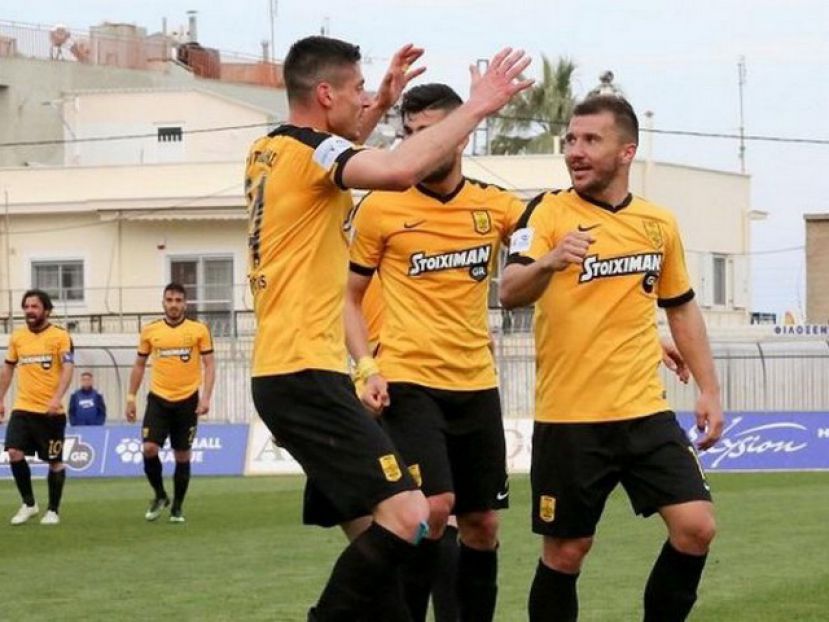 «Πονοκεφαλιάζει» με Ταυλαρίδη, Ρόβα