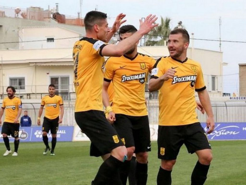 «Πονοκεφαλιάζει» με Ταυλαρίδη, Ρόβα