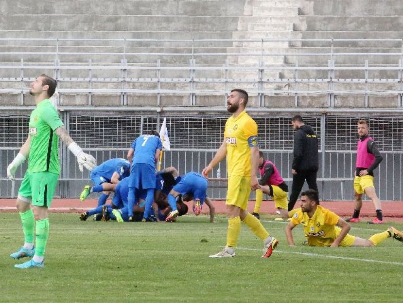 Τρίτωσε για την Καβάλα!