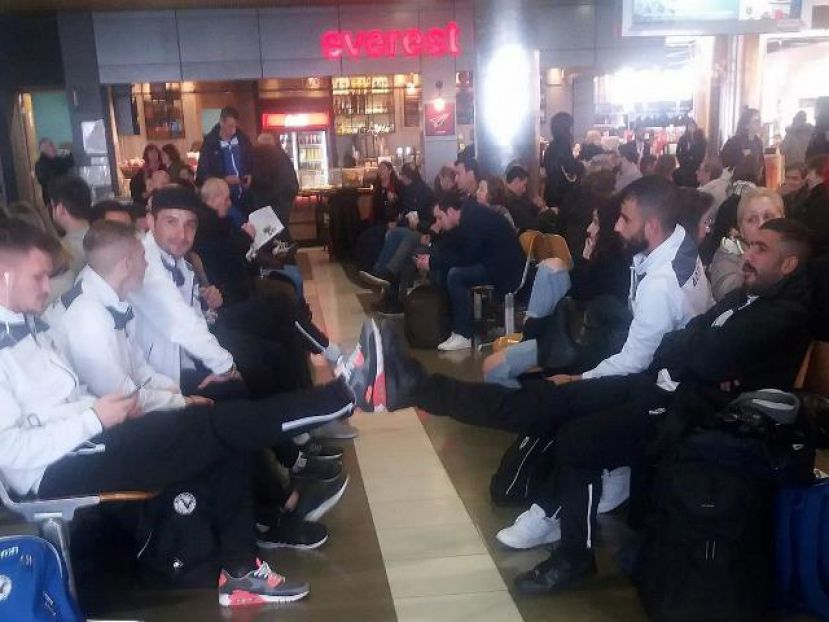 Η ομίχλη καθήλωσε τη Δόξα (photo)