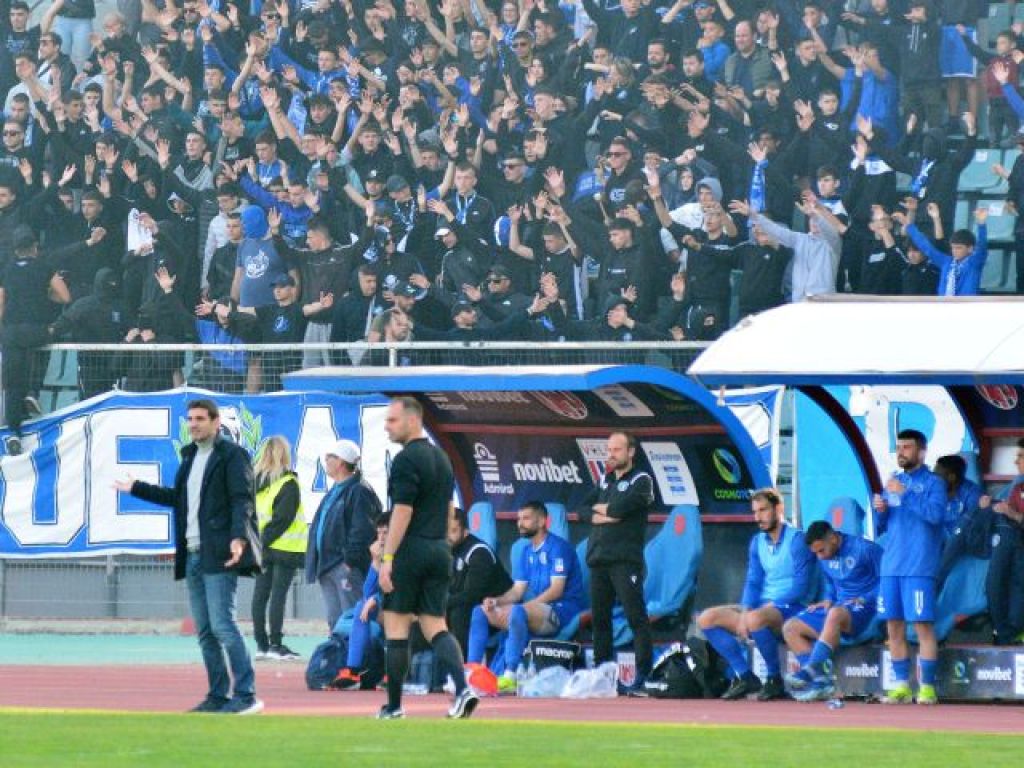 Απολογία για μπουκάλια – πυρσούς