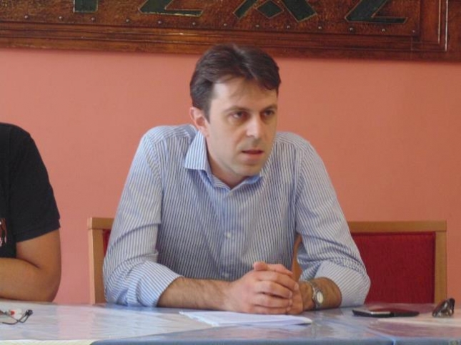 Νάκας: «Ξεφτίλα…» (photo)