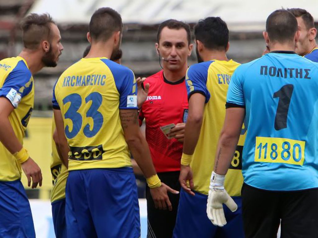 Ρευστού απόντος, πληθαίνουν τα σενάρια