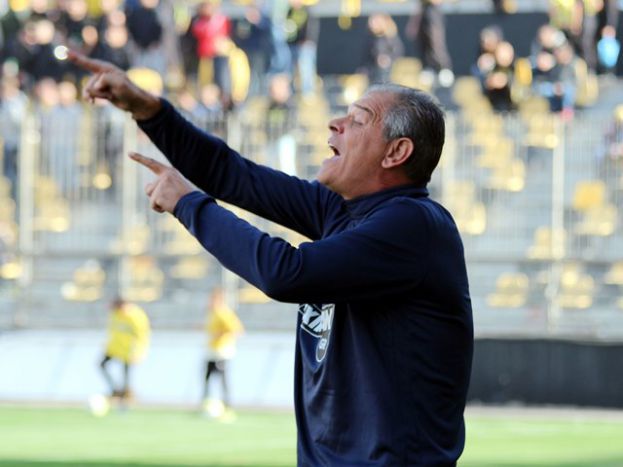 «Τα πόδια μας στο έδαφος»
