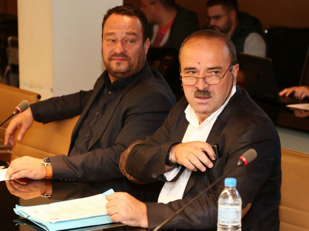 «Χωρίς βιασύνη και λάθη»