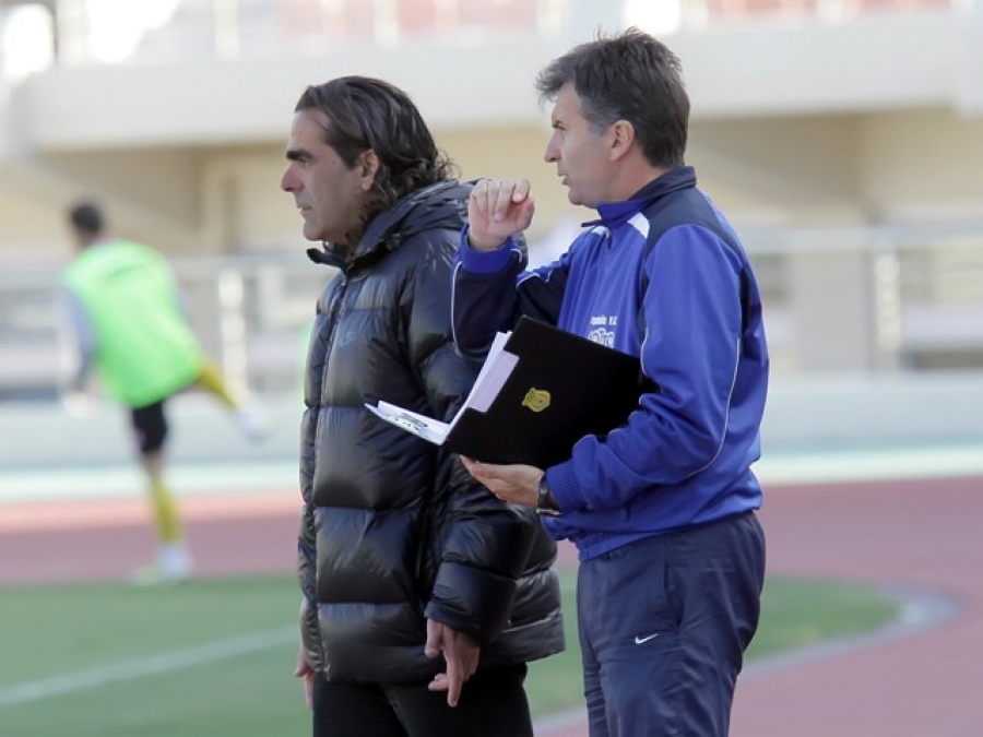 «Πονοκέφαλοι» για Λαμπράκη, Πλεσίτη