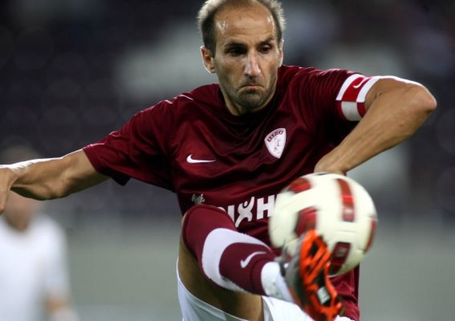 Κρατάει ακόμα η… κολόνια του «Νέμπε»!