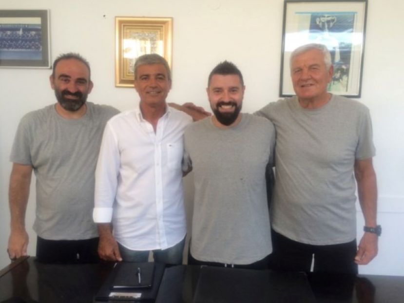 Ψάχνει χημεία