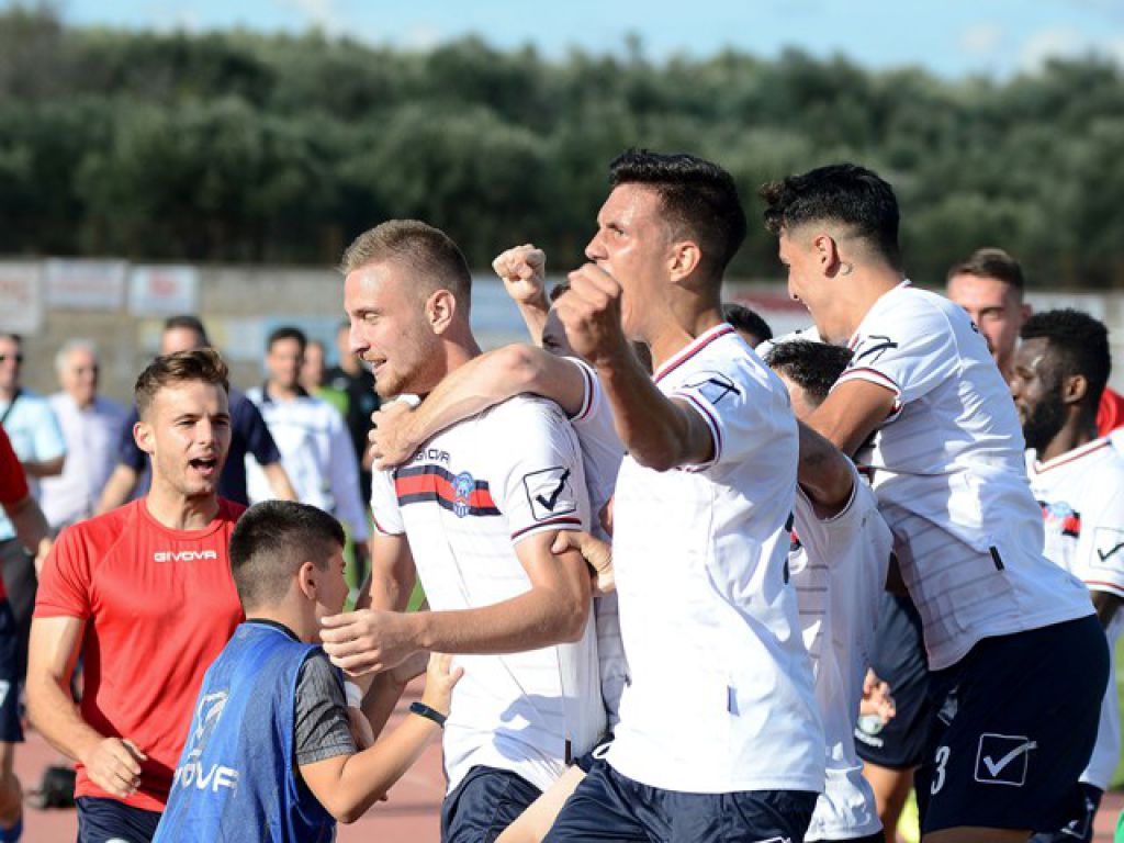 Αήττητη στις πρεμιέρες