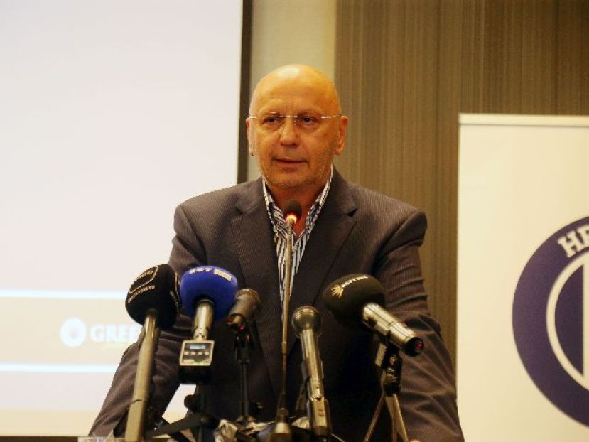 «Να παραιτηθεί έγκαιρα ο Μαρτσούκος»
