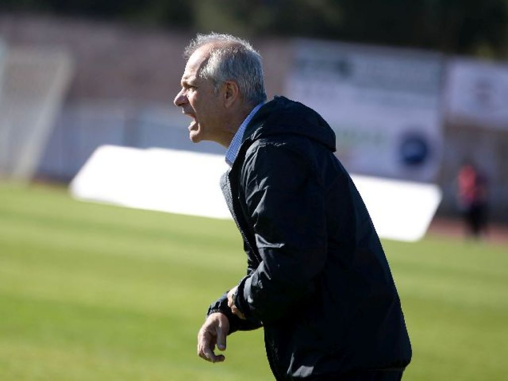 Σταθόπουλος στον πάγκο