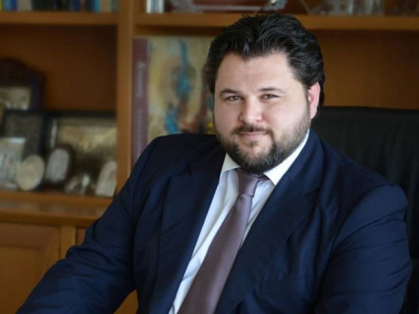 Παραίτηση Παπουτσάκη!
