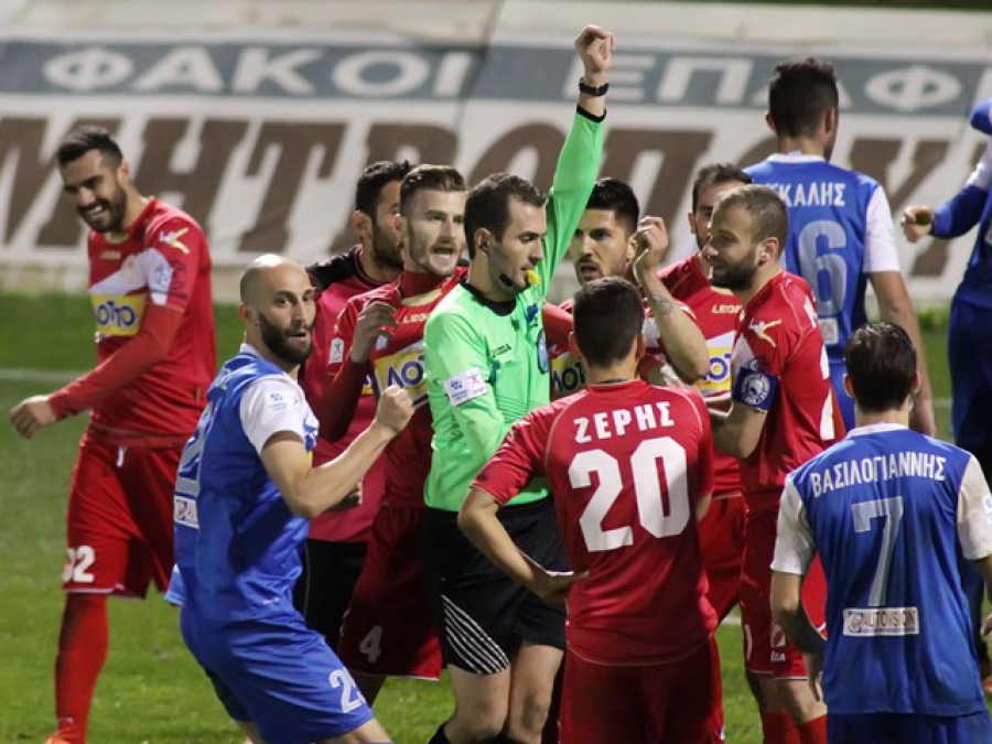 Οι διαιτητές των play out